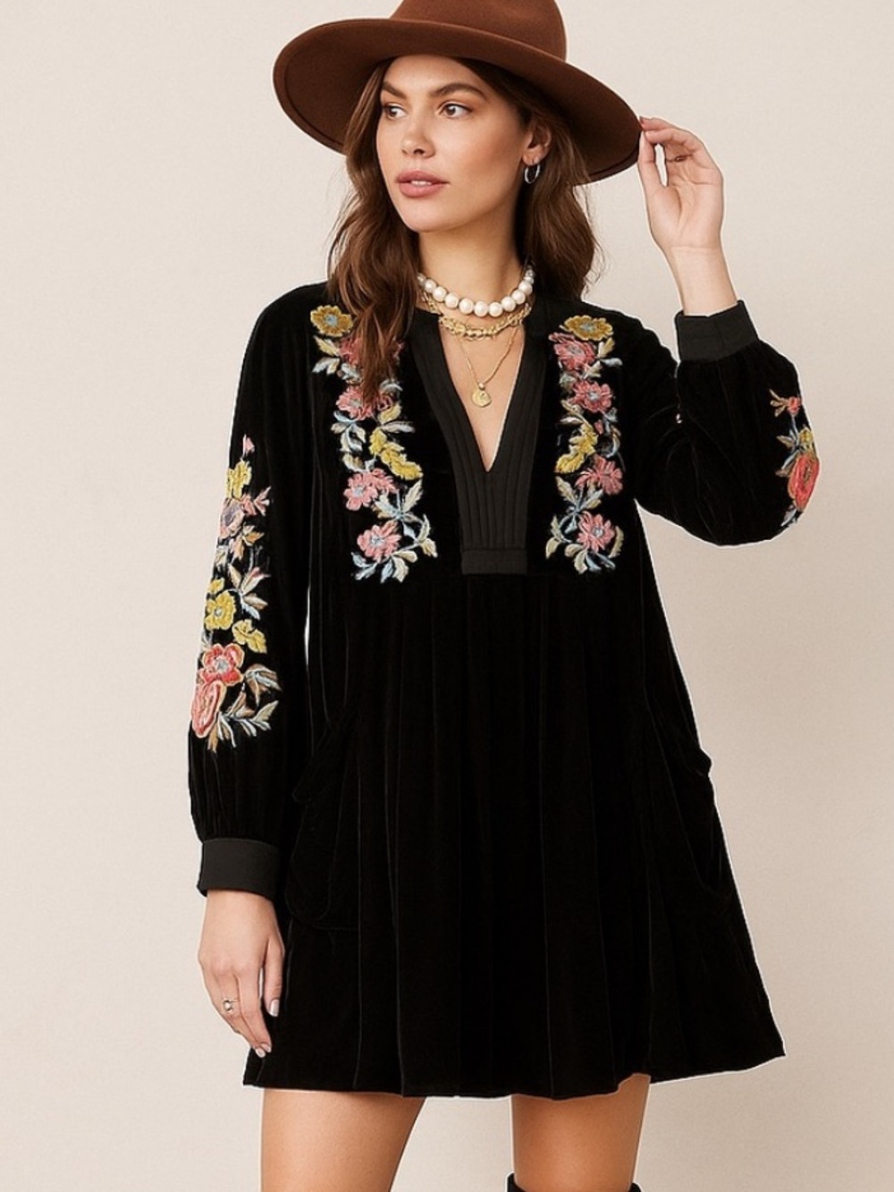 Free People womans Mia Black Velvet Floral Embroidered V-Neck mini Dress size XS